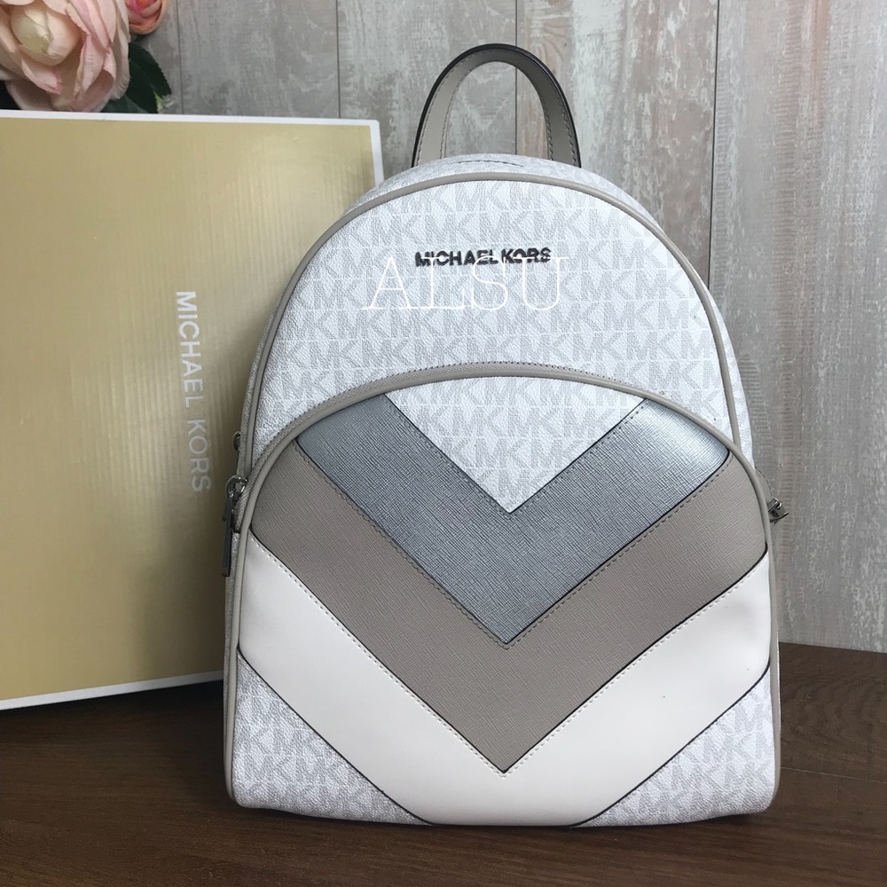 Michael Kors Abbey Med Backpack MiniLogo Br White - Picture 2 of 6